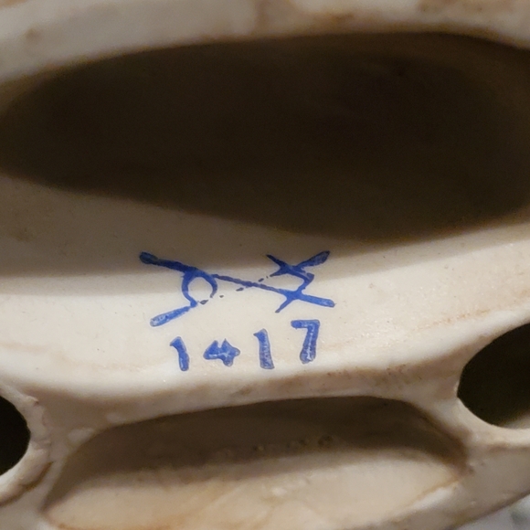 Vintage Amber Crown Glass Group - Picture 15 of 15